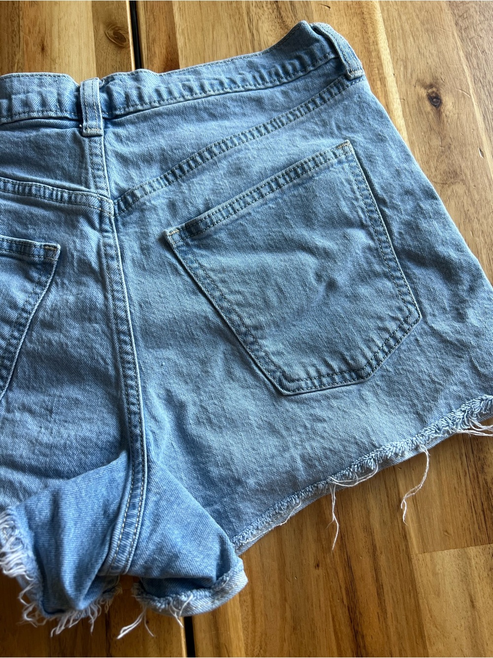 Universal Thread 90s Cutoff Shorts Size 8 High Rise Light Wash Raw Hem - Picture 7 of 7